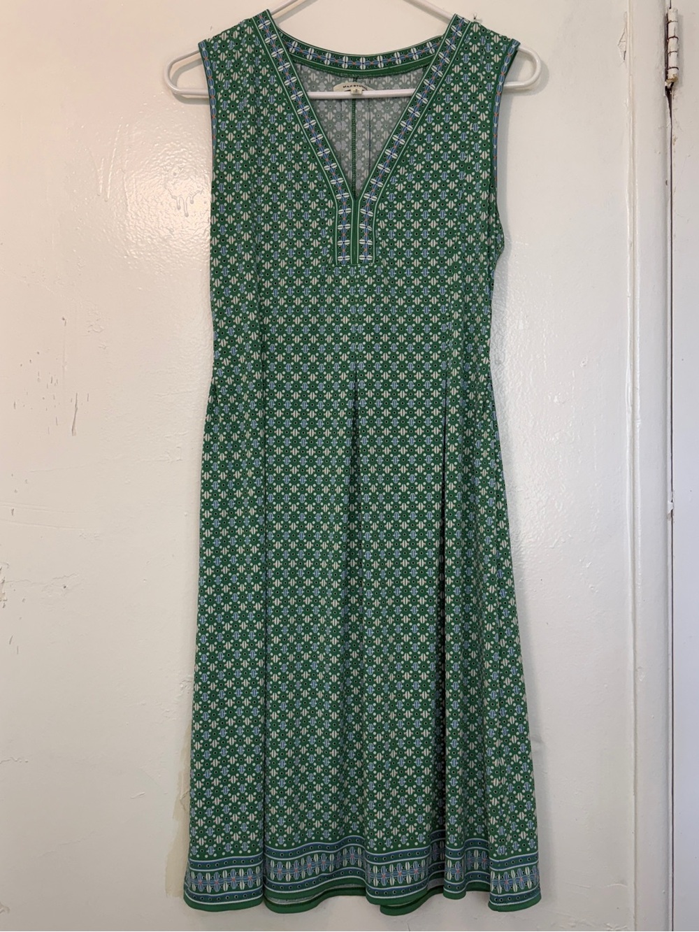 Max Studio Green Geometric Midi Dress Small Sleeveless V Neck Pleated A-Line